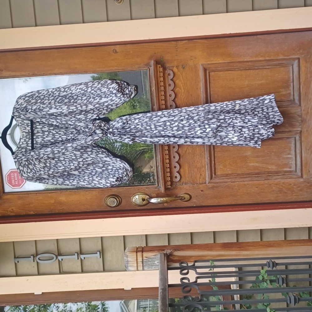 Flowy wrap dress Size Small